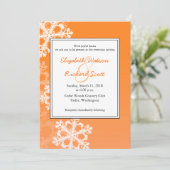 Oranje Sneeuwvlokken Kerst huwelijksuitnodiging Kaart (Staand voorkant)