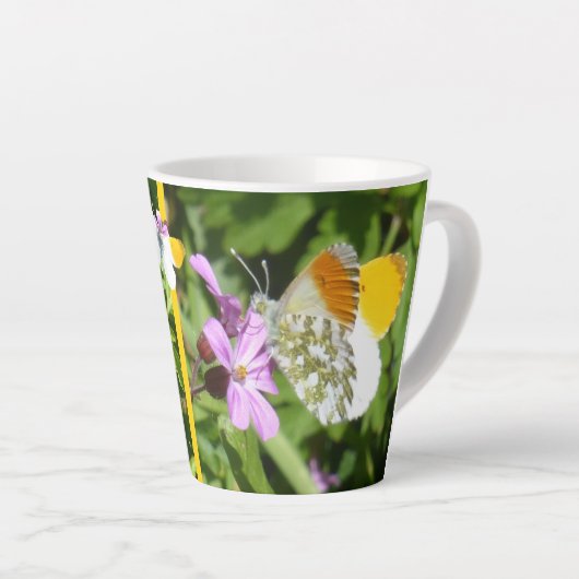 Oranje tip vlinder ontwerp latte Mok (Rechterhoek)