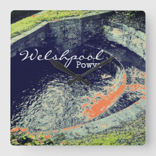 Oranje waterval en pool in Welshpool, powys Vierkante Klok
