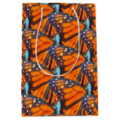 Oranje Waterverf Monarch Butterfly in Blue Sky Medium Cadeauzakje (Voorkant)