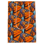 Oranje Waterverf Monarch Butterfly in Blue Sky Medium Cadeauzakje (Achterkant)