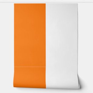 Oranje wit verticaal groot streepjespatroon behang