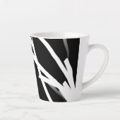 Orchid Noir: Abstract zwart en wit Latte Mok (Rechts)