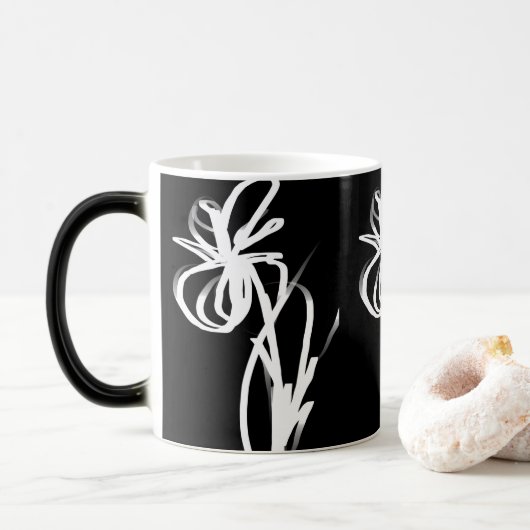 Orchid Noir: Abstract zwart en wit Magische Mok (Met donut)