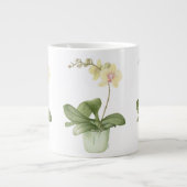 Orchidée dans le pot vert dans la grande tasse (Devant)