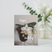 orchidee op verjaardagskaart van rood glas (Staand voorkant)