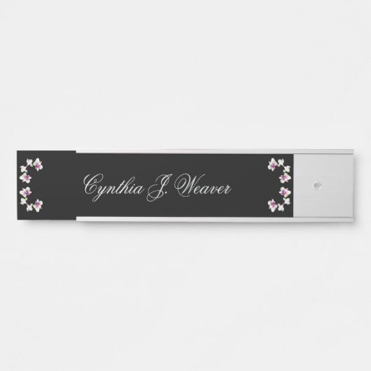 Orchidées vertes en pastel accrochant la plaque (Devant)