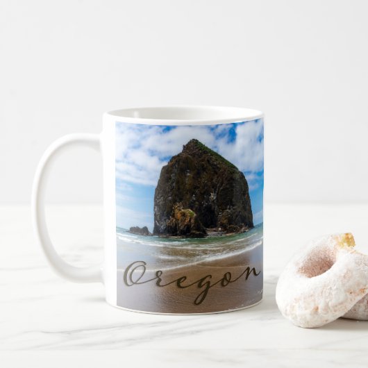 Oregon Cannon Beach Haystack Rock Souvenir Mok (Met donut)