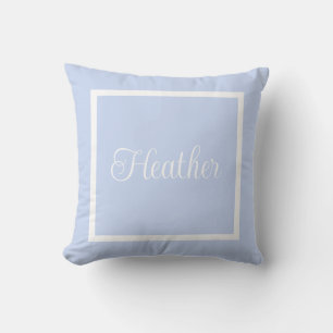 Oreiller à lancer bleu bébé monogramme