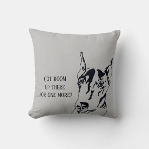 Oreiller à lancer Doberman Pinscher