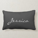 Oreiller à lancer personnalisé<br><div class="desc">Placez vos initiales sur notre coussin de boudoir décoratif monogrammé. Claudia</div>