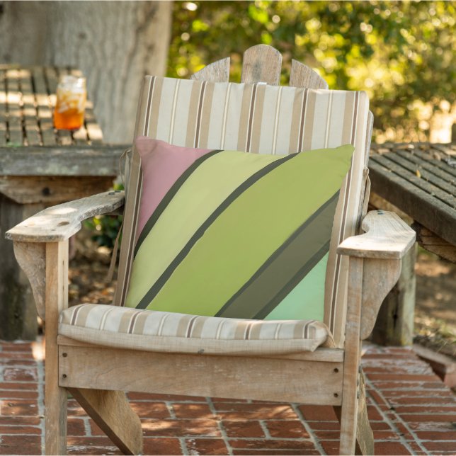 Oreiller d'art interprétatif Rosebud rose (Chaise)