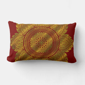 Oreiller de luxe rouge à motif mandala doré