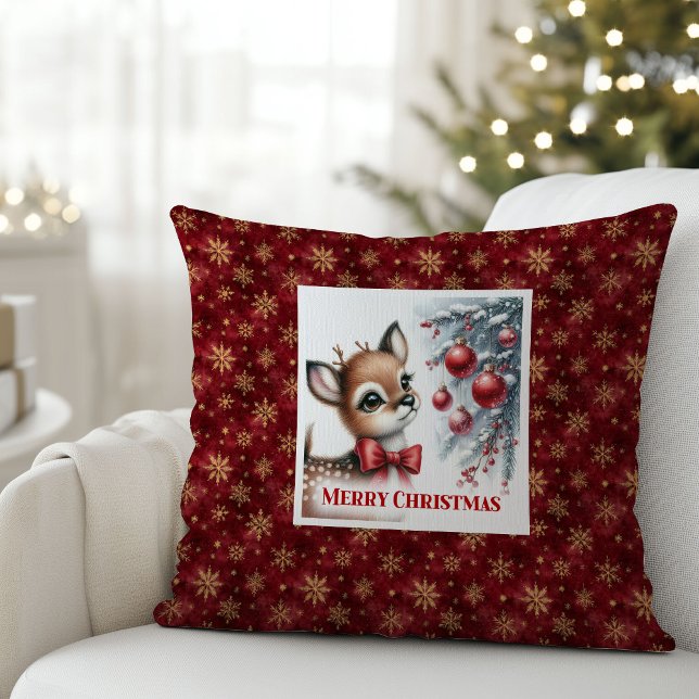 Oreiller de Noël élégant bébé cerf forêt enneigée  (Enchanting Fawn Christmas Pillow Gift for Kids Room Decor)
