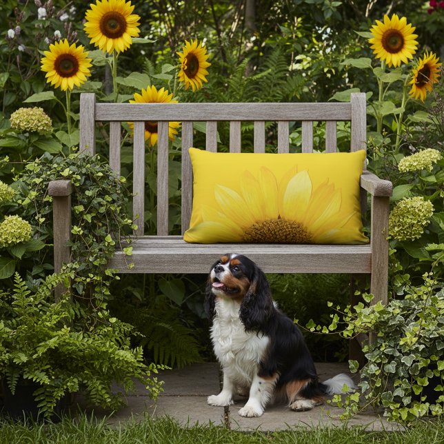 Oreiller de soleil jaune extérieur (Bright yellow sunflower outdoor lumbar pillow. 🌻)