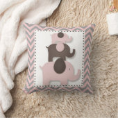 Oreiller éléphant chevron gris et rose (Couverture)