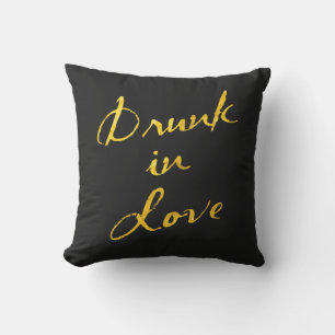 Oreiller extérieur or et noir « Ivre d'amour »