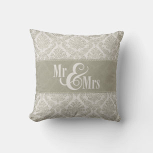 Oreiller gris en damas « Mr & Mrs », personnalisé
