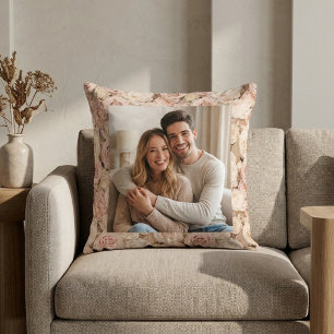 Oreiller jetable avec cadre de rose vintage rose