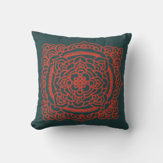 Oreiller jeté à décor de découpure rouge sur fond