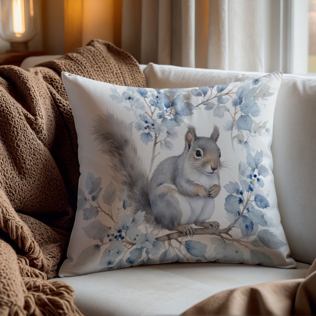 Oreiller jeté d'animaux de forêt – Décoration rust (Stylish accent throw pillow for modern homes — the perfect cozy touch to elevate any living space to)