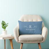 Oreiller lombaire à monogramme bleu (Chaise)