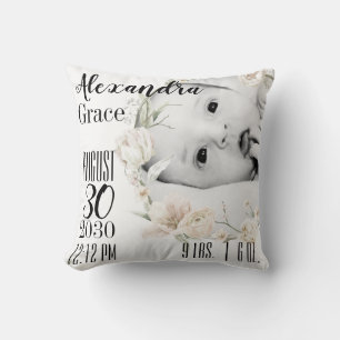 Oreiller personnalisé d'annonce de naissance flora