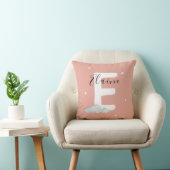 Oreiller personnalisé pour bébé avec nom en rose p (Chaise)
