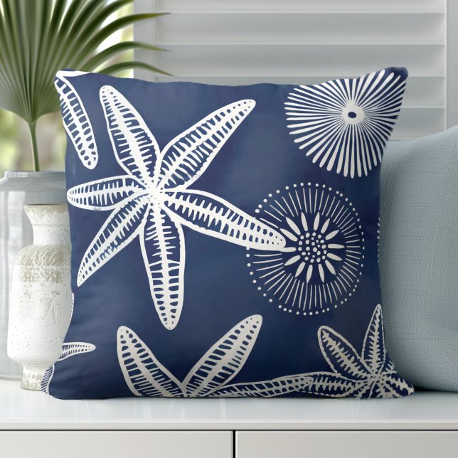 Oreillers bleu étoile (Elevate Your Décor: Discover our Elegant Coastal Starfish Throw Pillows in Blue & White)