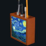 Organiseur De Bureau PixDezines van gogh nuit étoile<br><div class="desc">Le célèbre tableau de Van Gogh, "La nuit étoilée". Peint lors de son séjour à l'asile de Saint Rémy dans les années 1880, van Gogh dépeignait les collines ondulantes et les cyprès qu'il voyait depuis sa fenêtre. numériquement amélioré par PixDezines. Copyright © 2008-2016 PixDezines.com™ et PixDezines™ sur zazzle.com. Tous droits...</div>