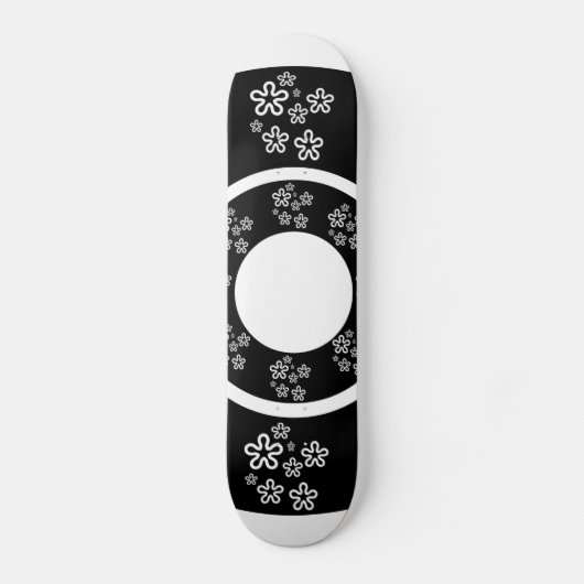 Oriental Black Wood Floral Design Skateboard (Voorkant)