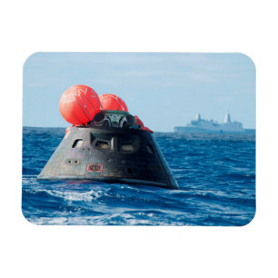 Orion Capsule Spacecraft Ocean Recovery Magneet