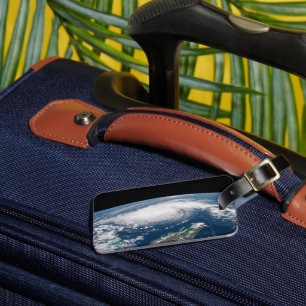 Orkaan Dorian boven de Atlantische Oceaan. Bagagelabel