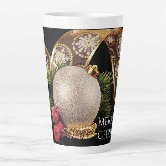 Ornament, Evergreen en Gold Ribbon Latte Mok (Voorkant)