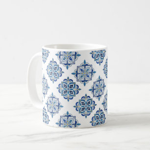 Ornament geborduurd blauw op wit koffiemok