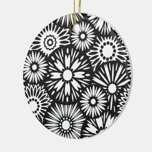 Ornament met zwarte en witte florale oplossing (Links)