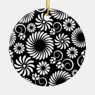 Ornament met zwarte en witte florale oplossing