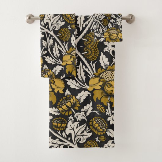 Ornate floral pattern with large gold flowers  (En situation)
