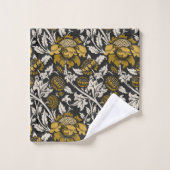 Ornate floral pattern with large gold flowers  (Gant de toilette)