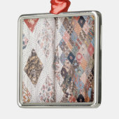 Ornement Carré Argenté 53 : Détail d'un édredon de patchwork fait par Mme (Gauche)