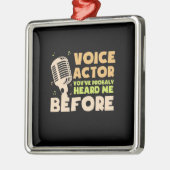 Ornement Carré Argenté Acteur vocal (Gauche)