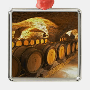 Ornement Carré Argenté Barreaux de chêne dans la cave du Domaine Comte