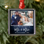 Ornement Carré Argenté Brush Script Blue Wood Premier Noël M. Mme<br><div class="desc">Brosse moderne,  Bois bleu rustique Notre premier Noël en tant que Monsieur et Madame Mariage</div>