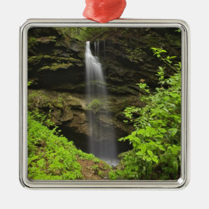 Ornement Carré Argenté Cascade tombant dans l'évier, Whiteoak Sink,
