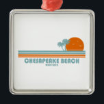 Ornement Carré Argenté Chesapeake Beach Maryland Sun Palm Trees<br><div class="desc">La plage de Chesapeake dans le Maryland représente une belle communauté en bordure de baie, ainsi qu'une section de l'une des meilleures zones de plage du Maryland. La ville elle-même est connue pour ses restaurants au bord de l'eau qui servent des fruits de mer frais et locaux, son parc aquatique...</div>