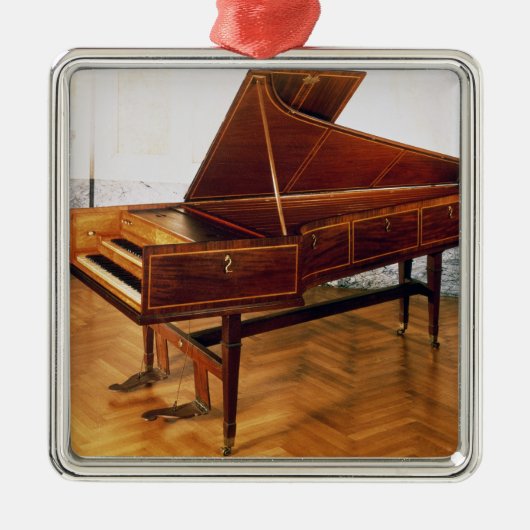 Ornement Carré Argenté Clavecin appartenant à Franz Joseph Haydn (Devant)