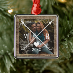 Ornement Carré Argenté Custom Rustic Monogrammed Love Heart Arrows 2023