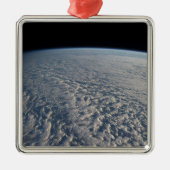 Ornement Carré Argenté Des Nuages Stratocumulus Surplombent L'Océan Pacif (Devant)