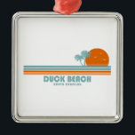 Ornement Carré Argenté Duck Beach Caroline du Nord Sun Palm Trees<br><div class="desc">Duck Beach se trouve sur l'île barrière de Outer Banks et est reconnu à l'échelle nationale comme l'une des "Top 5 Family-Friendly Beaches in America".</div>