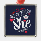 Ornement Carré Argenté Elle A Néanmoins Persisté (Devant)